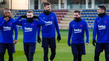 Un jugador del Barcelona dio positivo pero no tuvo contacto con el plantel que jugará la Champions