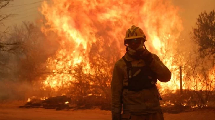 El fuego no da tregua en Córdoba: combaten varios focos y hay evacuados