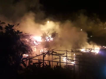 Dos personas mayores murieron en un terrible incendio en el barrio Residencial Rawson