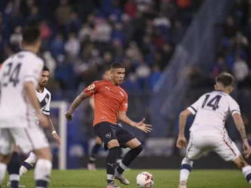 Sobre el final, Vélez consiguió un empate frente a Independiente