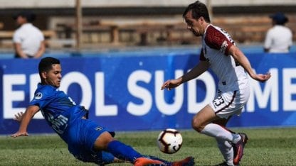 Colón se durmió en el final y perdió con Zulia en Venezuela