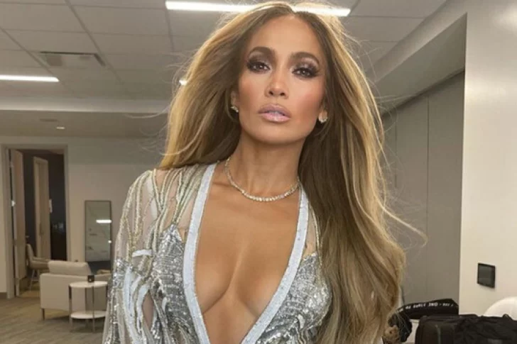 La selfie de JLO arrodillada que cosechó 5 millones de likes