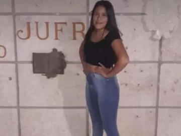 Una joven de 15 años se fugó de su casa ayer y su familia pide ayuda para hallarla