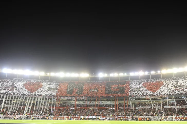 El espectacular homenaje al Muñeco Gallardo