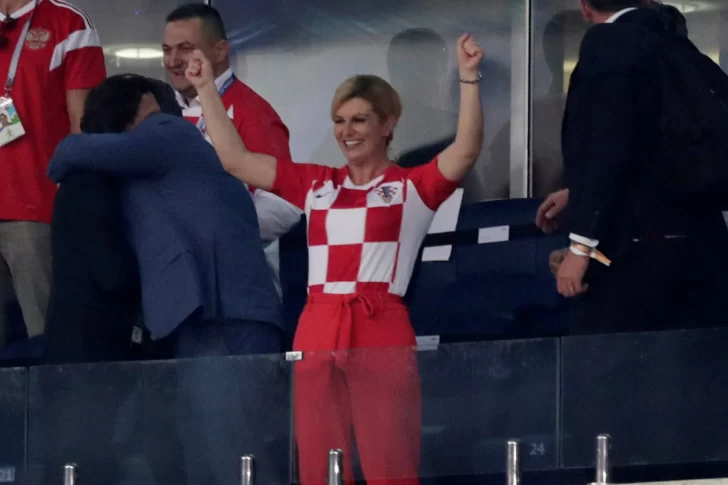 Kolinda Grabar-Kitarovic, la presidenta que alienta como cualquier hincha