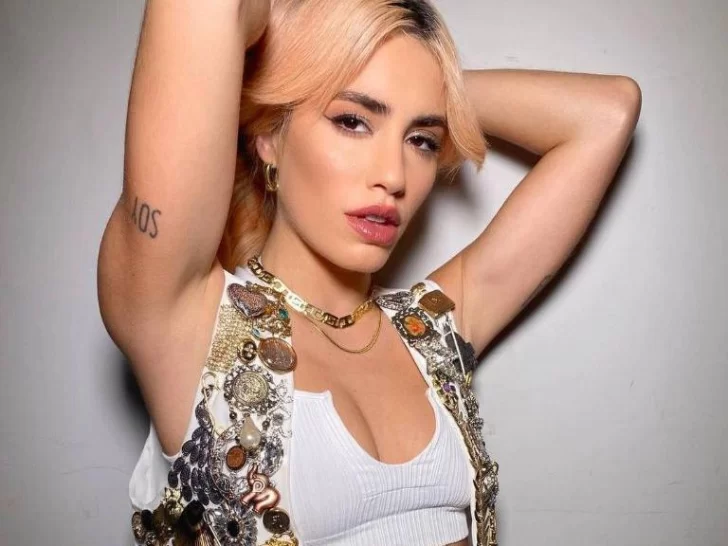 Lali Espósito mostró desde la cama una foto en una pose demencial