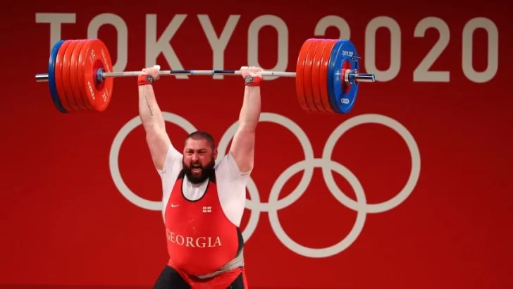 ¡Fortachón! El georgiano Talakhadze ganó el oro y rompió dos récords olímpicos