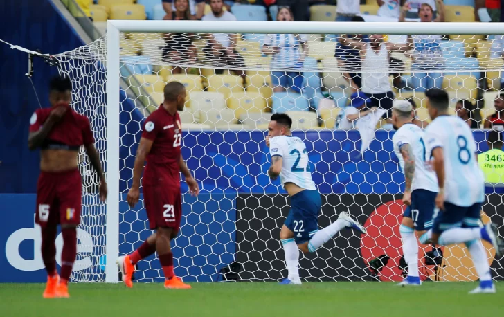 [VIDEO] La sutileza de Lautaro Martínez para el 1-0 de Argentina ante Venezuela