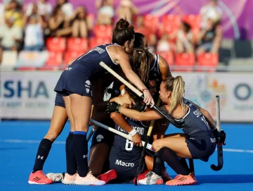 Las Leonas golearon a Canadá y avanzaron a los cuartos de final