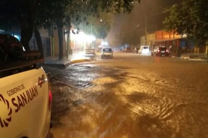 La lluvia generó complicaciones a familias de Rawson, Pocito e Iglesia