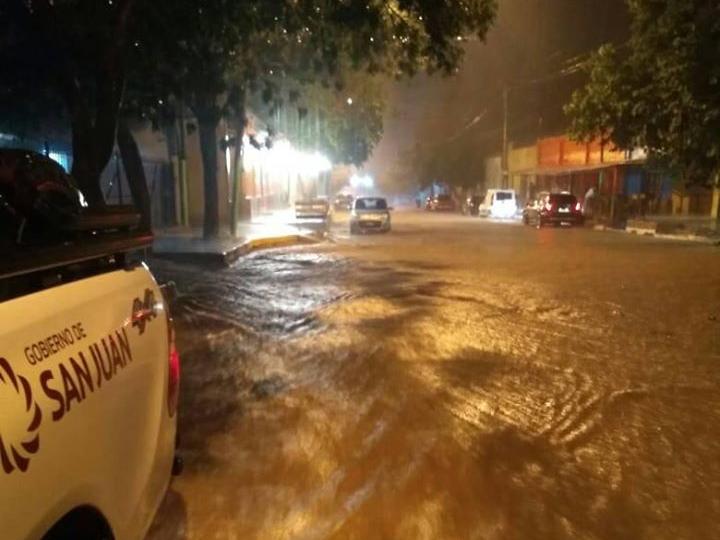 La lluvia generó complicaciones a familias de Rawson, Pocito e Iglesia