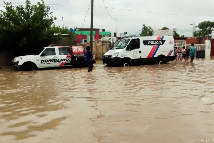 [VIDEO] Una abuela tuvo que ser evacuada por bomberos en Rawson