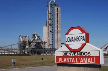 Advierten que por un conflicto sindical peligra la provisión de cemento de Loma Negra