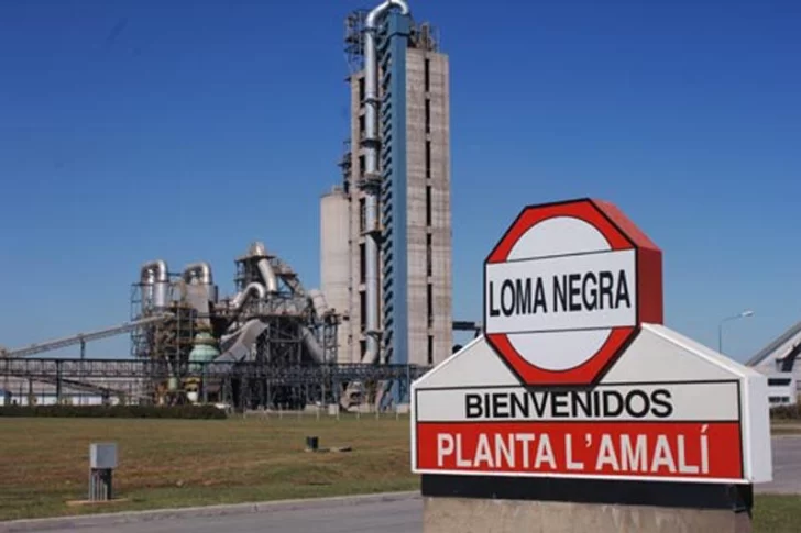 Advierten que por un conflicto sindical peligra la provisión de cemento de Loma Negra