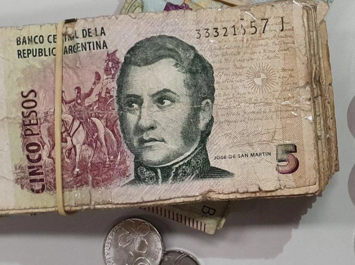 Extendieron el plazo para cambiar billetes de $5 por monedas