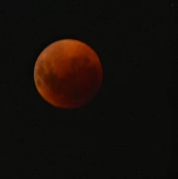 Paso a paso, así se vio el eclipse de Luna desde San Juan