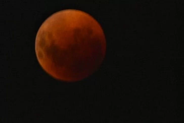 Paso a paso, así se vio el eclipse de Luna desde San Juan