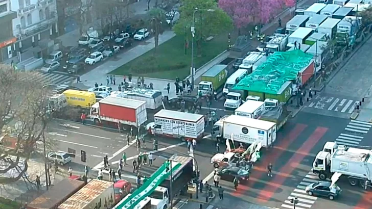 Día de la Lealtad: caravana de camiones por la 9 de Julio