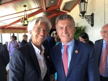 Macri se reunió con Lagarde, que ratificó el apoyo al nuevo programa económico