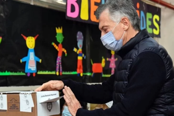 “Decidimos en qué tipo de país vamos a vivir”, dijo Macri luego de votar