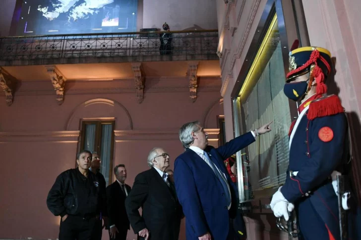 El Presidente recibió a Adolfo Pérez Esquivel y a excombatientes en Casa Rosada