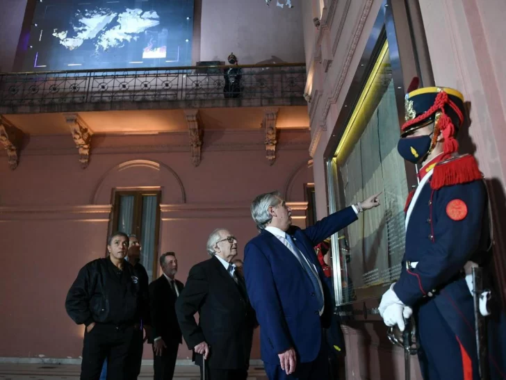 El Presidente recibió a Adolfo Pérez Esquivel y a excombatientes en Casa Rosada