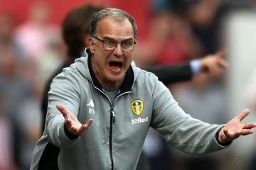 Marcelo Bielsa confirmó que seguirá siendo entrenador del Leeds