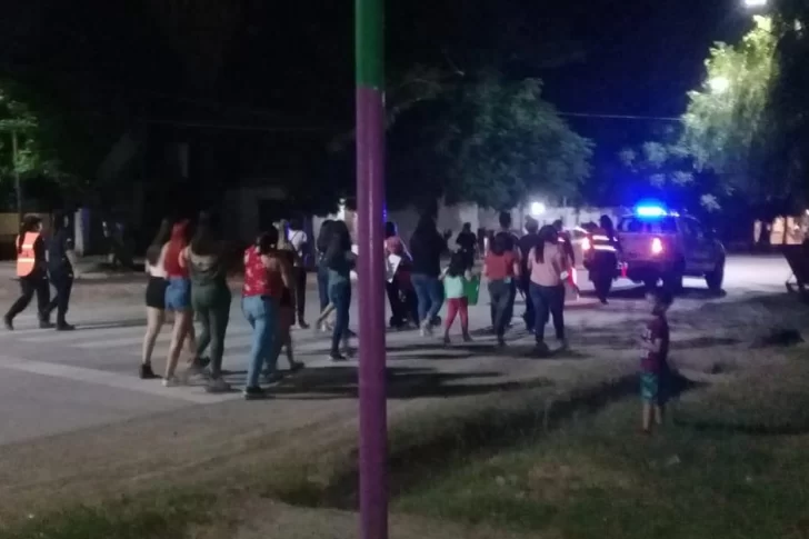 Mientras la Policía sigue buscando al “sátiro de la moto”, la gente marchó pidiendo medidas