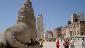 Fue a Mar del Plata desde Córdoba con un permiso trucho y dio positivo de coronavirus