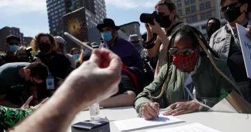 Ofrecen marihuana como incentivo a quienes se vacunen contra el Covid