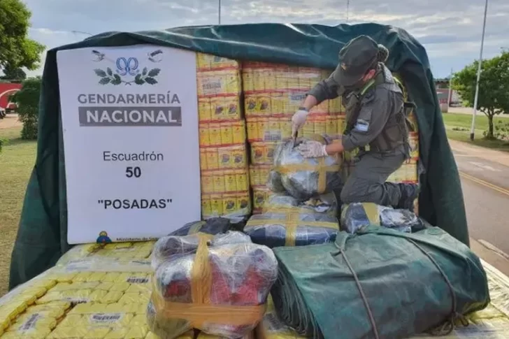 Gendarmería descubrió 260 kilos de marihuana ocultos en paquetes de yerba mate