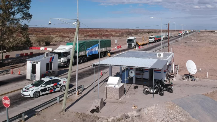 Covid-19: un camionero chileno, otro riojano y un sanjuanino, positivo en los test rápidos