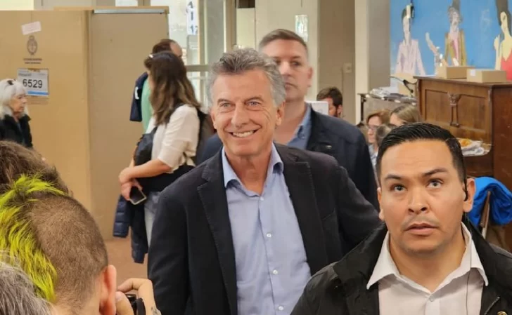 El ex presidente Mauricio Macri votó y afirmó “vemos que va a haber balotaje”