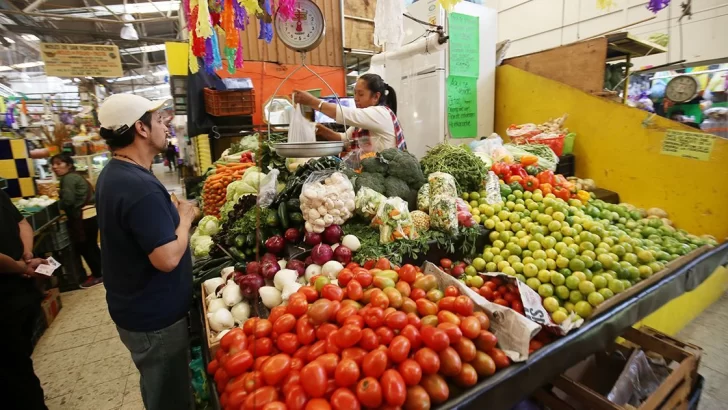 Una familia tipo necesitó en mayo $30.337 para no ser pobre