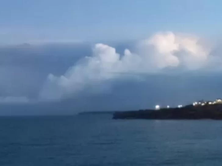 Quería grabar una tormenta y captó la caída de un meteorito