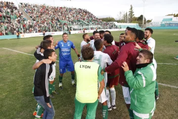 Desamparados le dio vuelta la serie a Maipú, clasificó y sigue soñando con el ascenso