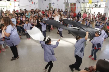 Con música abrieron las puertas de dos mundos opuestos y desconocidos