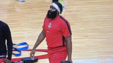 Las redes explotaron con memes por el sobrepeso de James Harden ¿Lo ves más gordito?