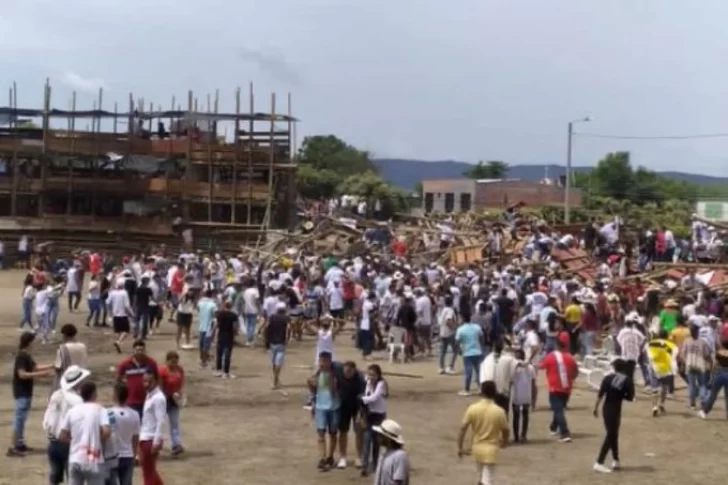 Al menos cuatro muertos por el desplome de una gradería en una plaza de toros de Colombia