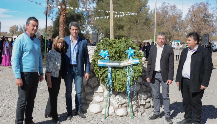 Uñac inauguró una planta de agua y festejó el aniversario de Mogna