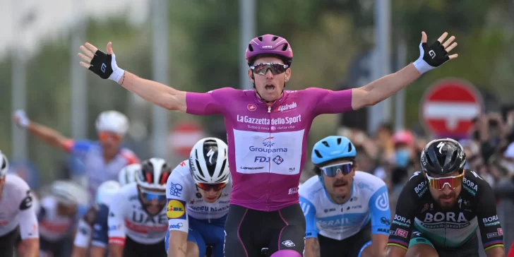 Maxi Richeze terminó con el pelotón de punta la undécima etapa del Giro de Italia