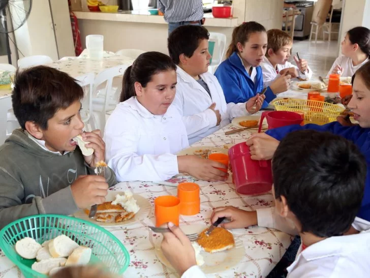 Entregarán módulos alimentarios a cada alumno de escuelas con comedores