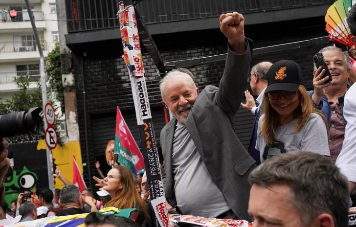 Lula, a un paso de volver a gobernar Brasil y convertirse en líder de la región