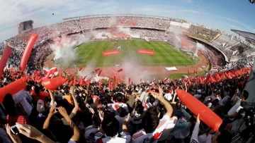 Dicen que el público volvería entre “julio y agosto” a los estadios