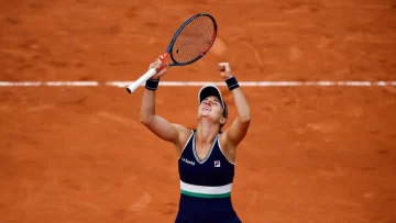 Nadia Podoroska ganó, se metió en semis y hace historia en Roland Garros