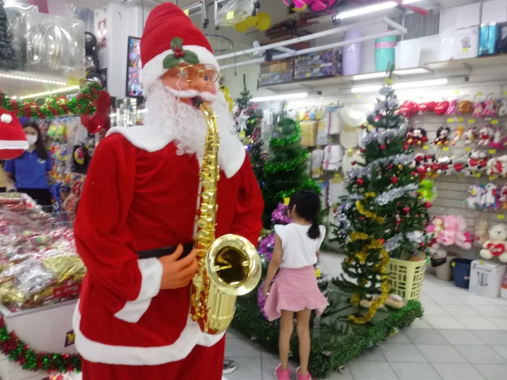 Para armar un Árbol de Navidad promedio en San Juan hay que gastar desde $4.018