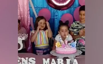 El video que todos comparten: conocé la historia detrás de la pelea de dos nenas en un cumple