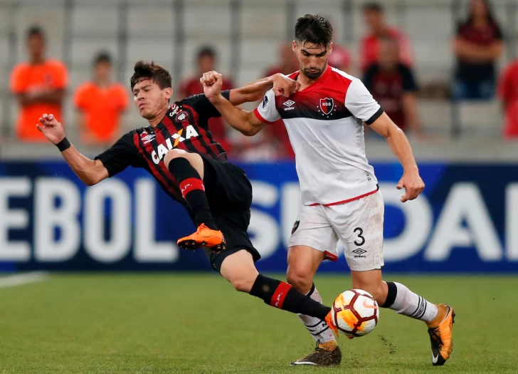 Newell’s la pasó mal en Brasil y perdió con Atlético Paranaense