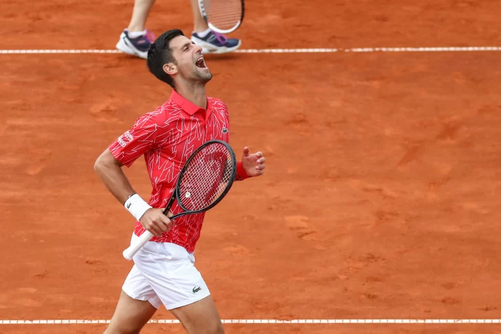 Djokovic se coronó en Wimbledon e igualó a Federer y Nadal con 20 Grand Slam