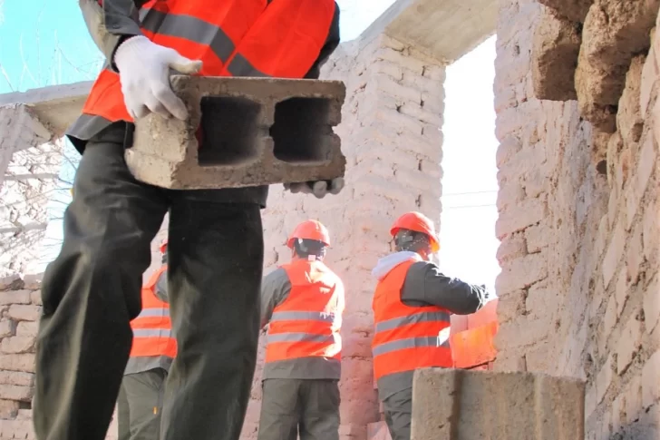 Comenzaron a demoler la biblioteca centenaria para iniciar las obras de la nueva sede